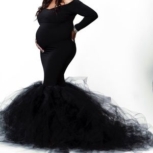 Long Sleeve Tulle Maternity Gown-Black